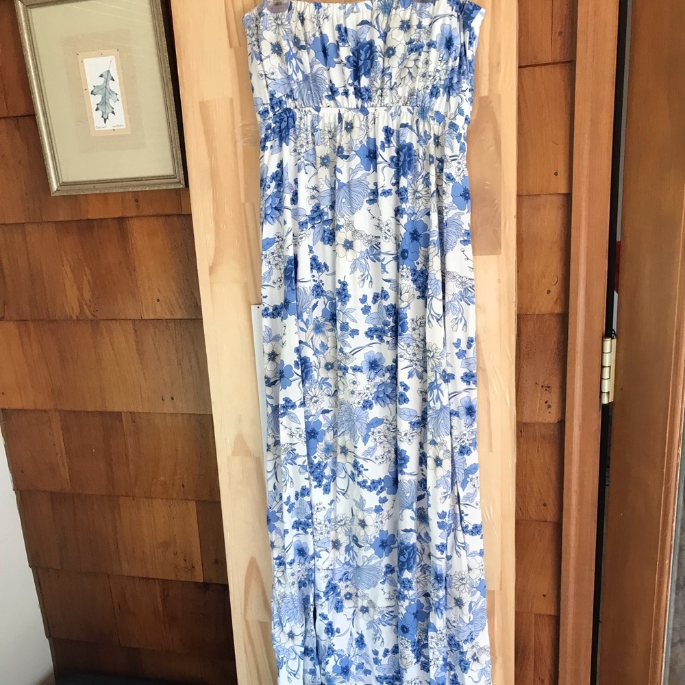 NWOT strapless dress